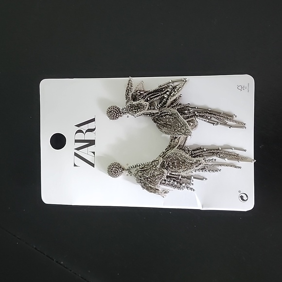 ZARA Floral Earrings - Picture 7 of 11